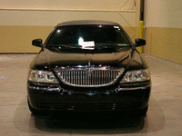 Image 1 of 10 of a 2005 LINCOLN TOWN CAR EXECUTIVE