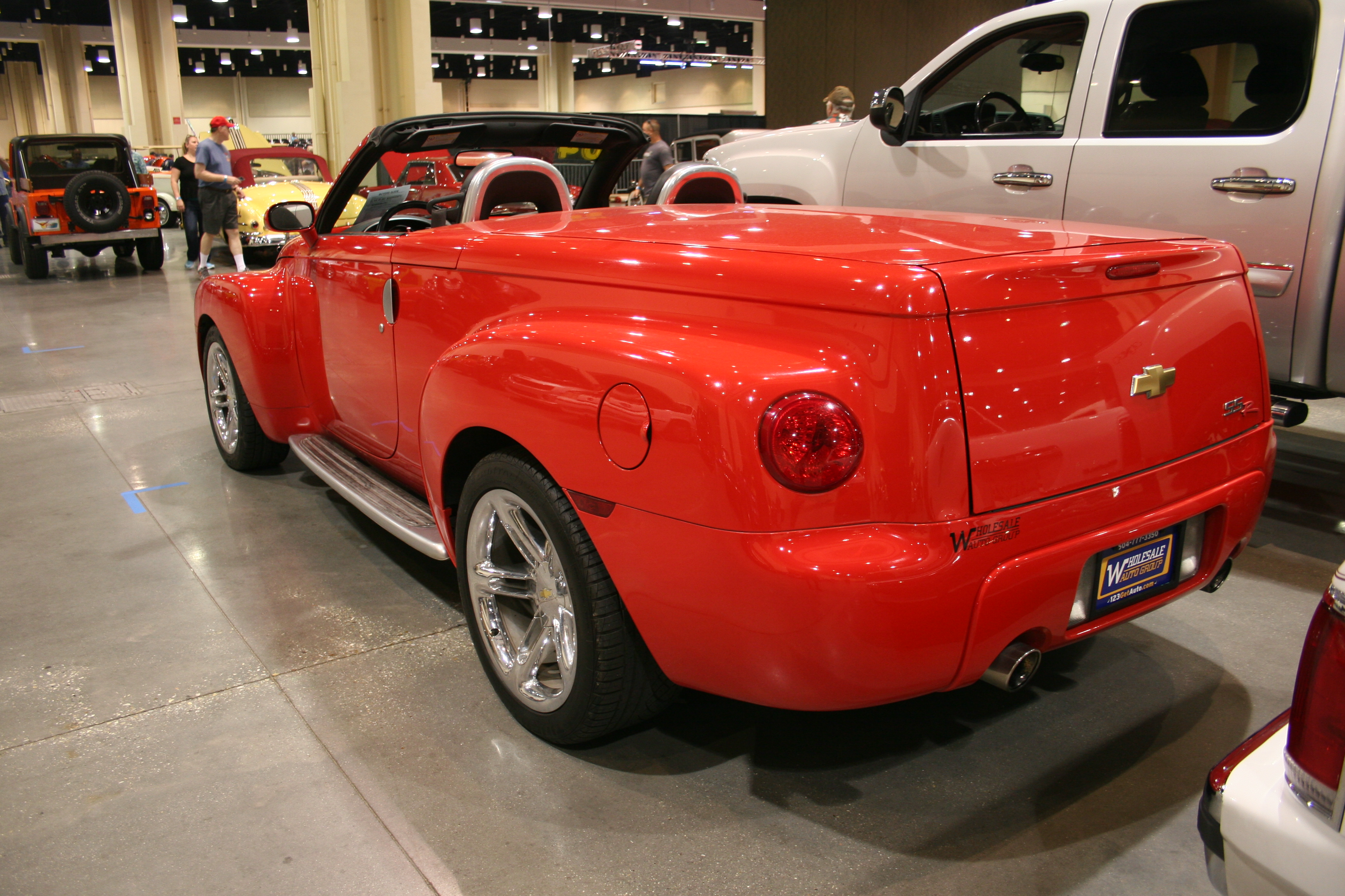 4th Image of a 2004 CHEVROLET SSR LS