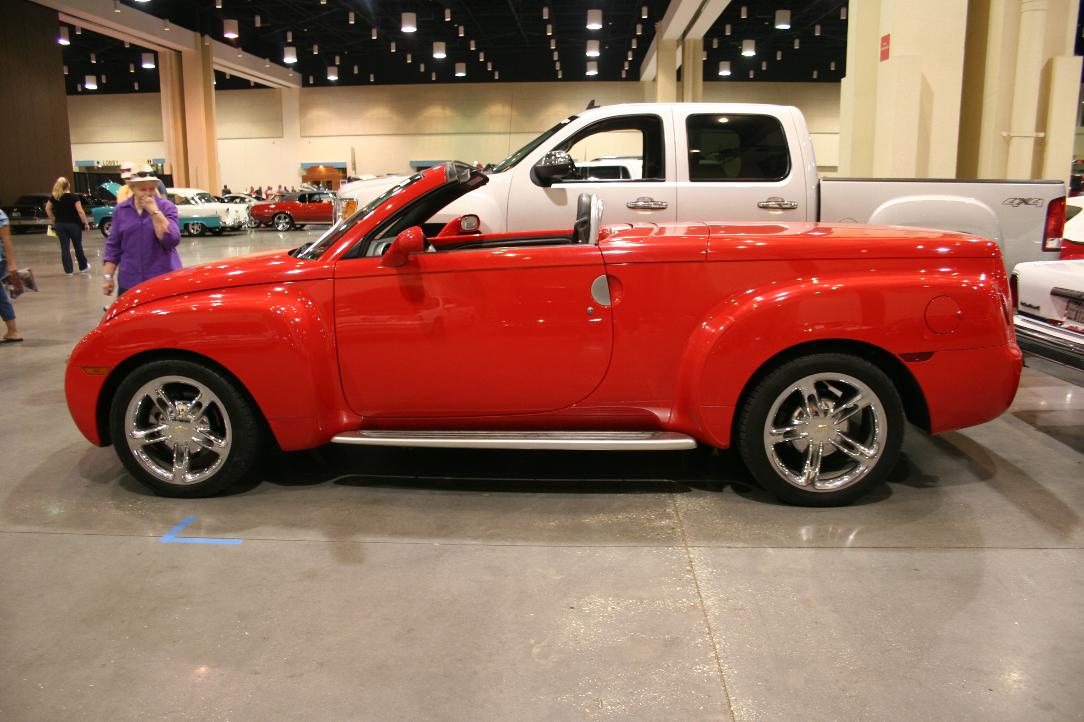 5th Image of a 2004 CHEVROLET SSR LS