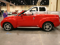 Image 6 of 6 of a 2004 CHEVROLET SSR LS