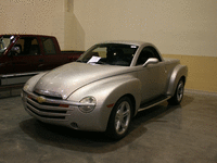 Image 2 of 6 of a 2004 CHEVROLET SSR LS