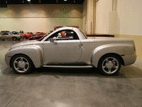 Image 6 of 6 of a 2004 CHEVROLET SSR LS