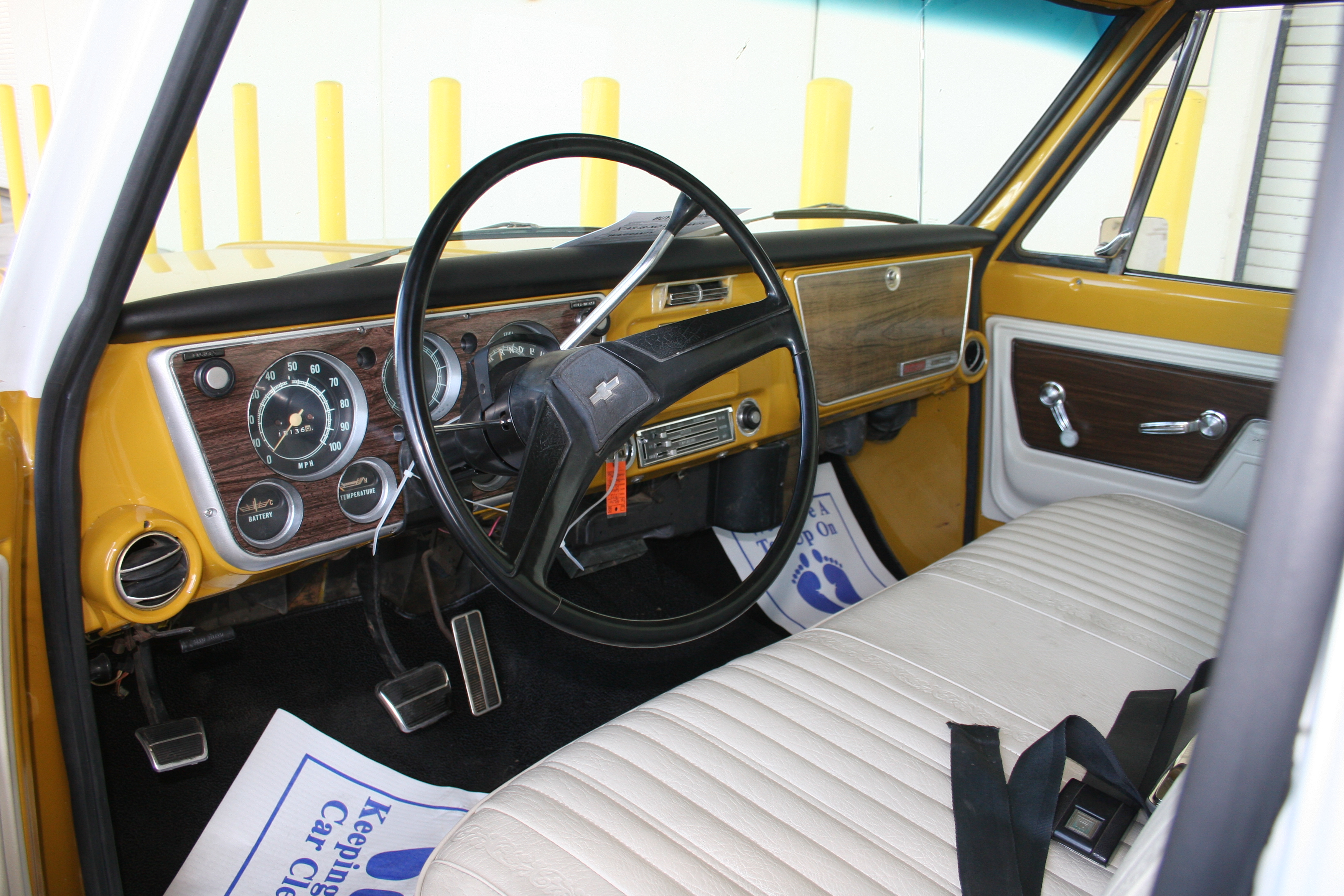 2nd Image of a 1972 CHEVROLET C10