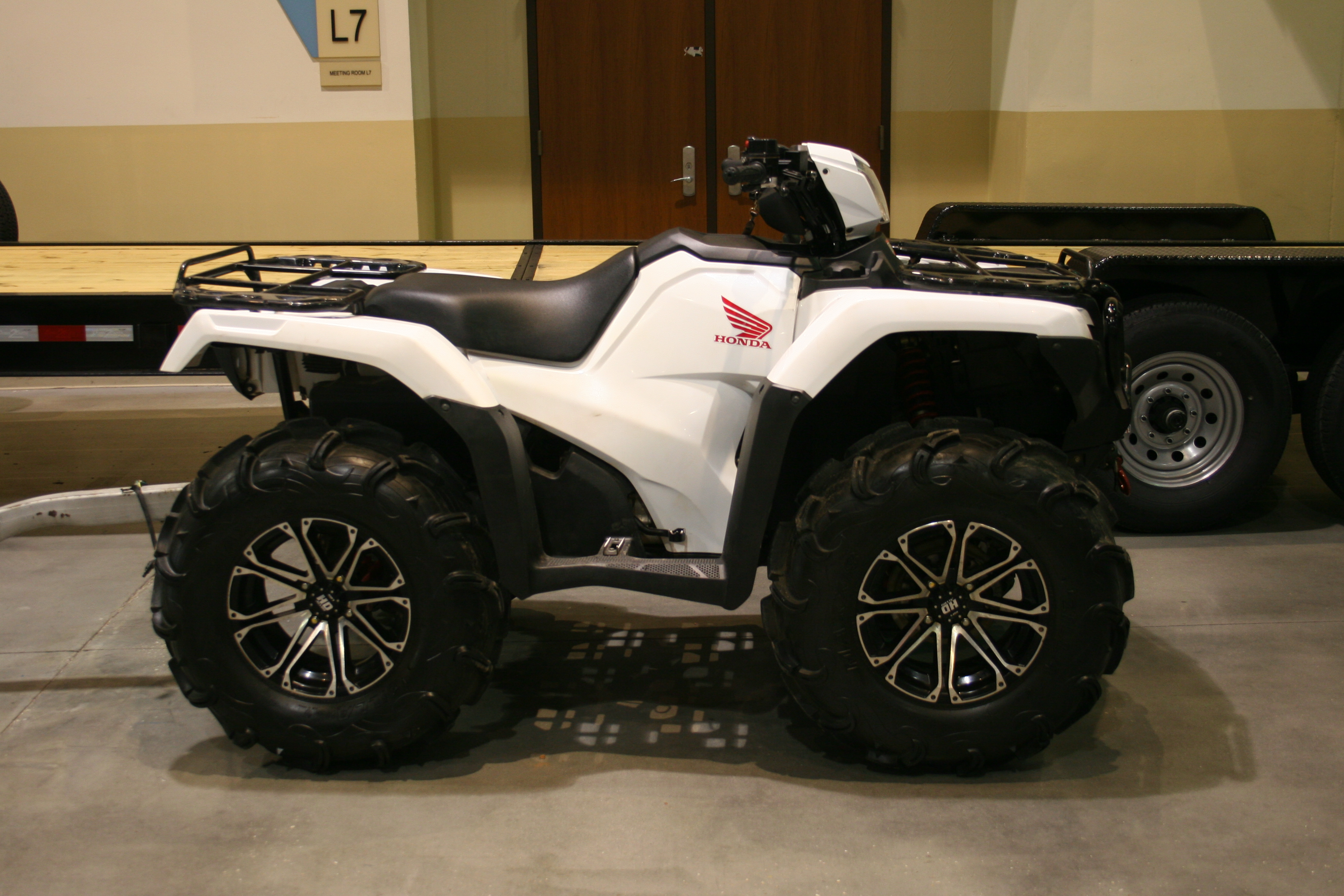 2nd Image of a 2016 HONDA FOREMAN RUBICON