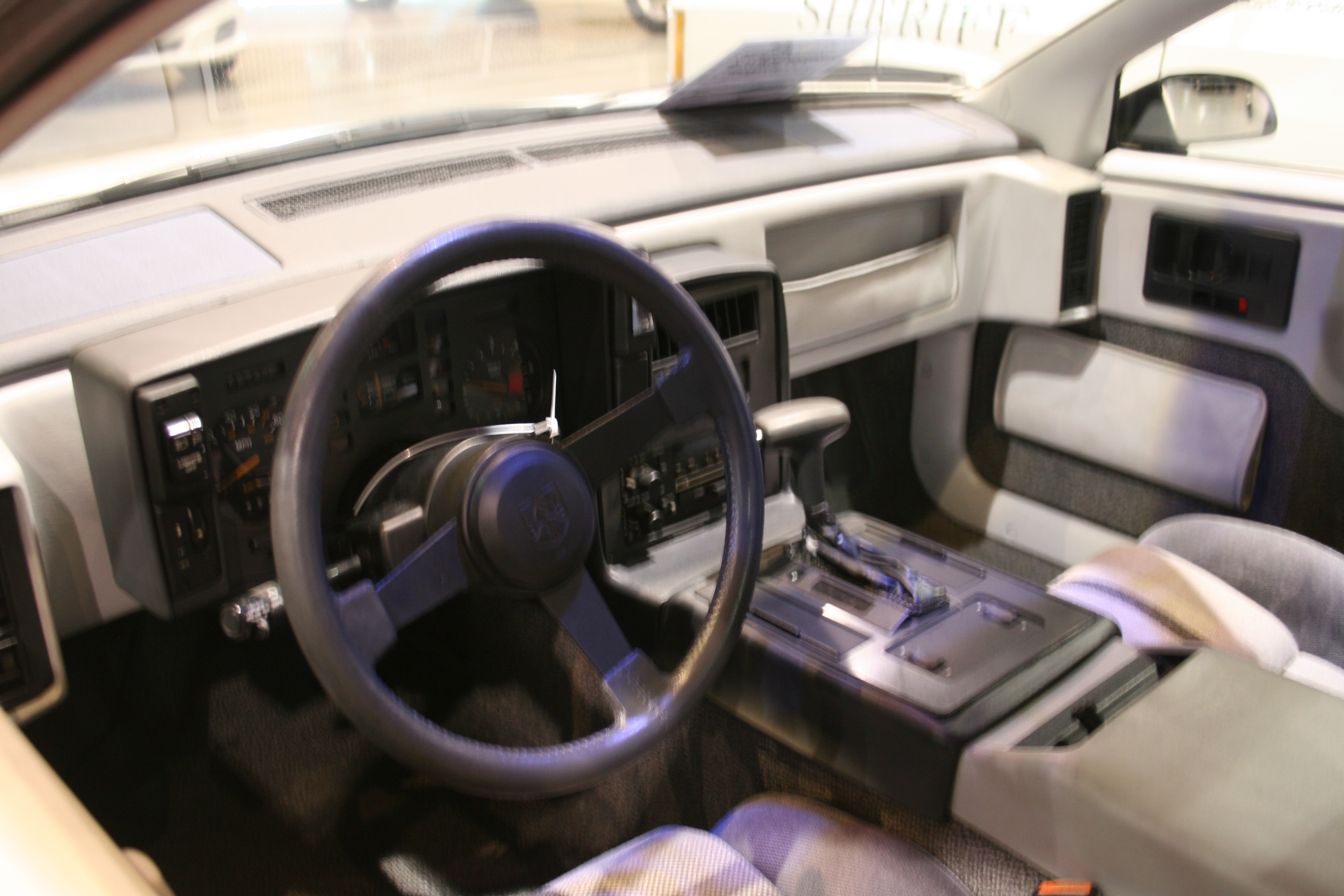 2nd Image of a 1984 PONTIAC FIERO SE