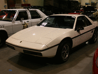 Image 2 of 6 of a 1984 PONTIAC FIERO SE