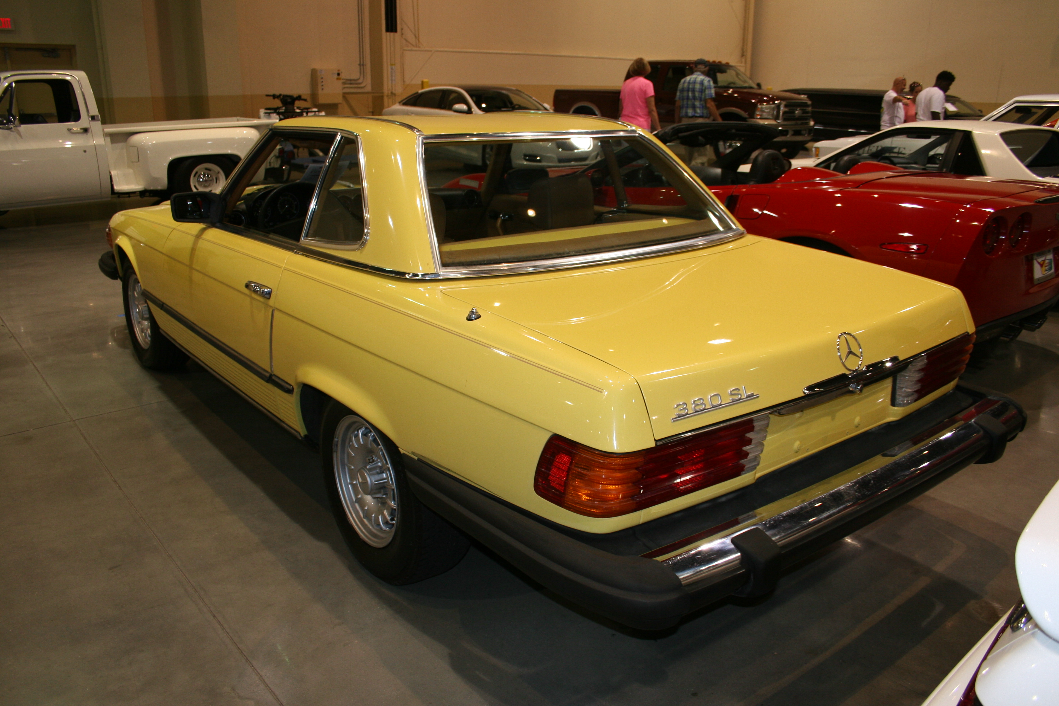 3rd Image of a 1981 MERCEDES-BENZ 380SL