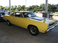 Image 2 of 6 of a 1968 PLYMOUTH ROADRUNNER