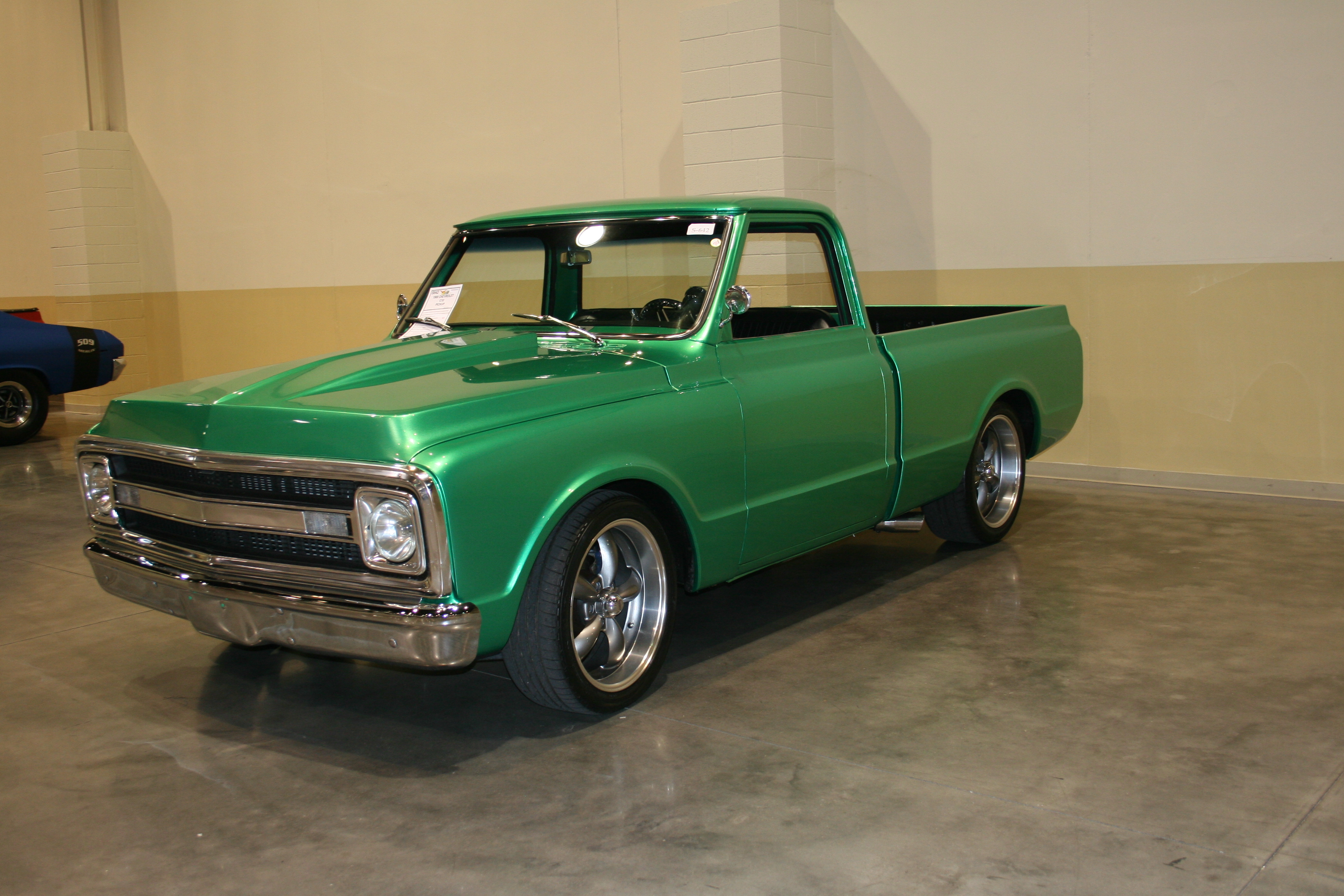 3rd Image of a 1968 CHEVROLET C10