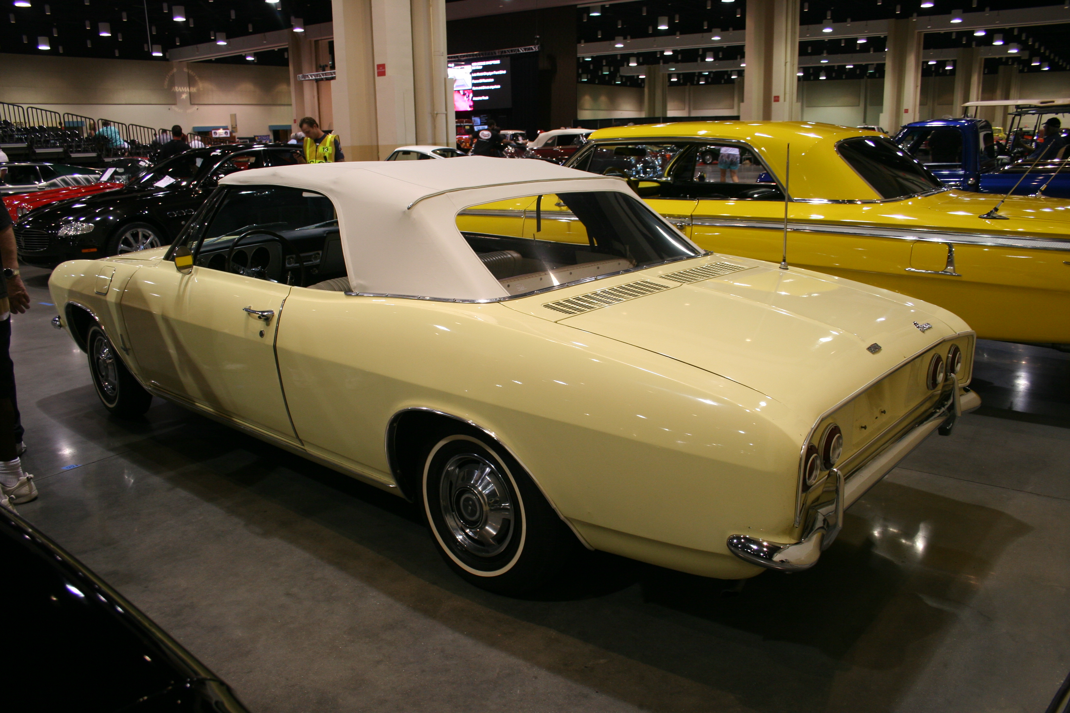 4th Image of a 1965 CHEVROLET CORVAIR