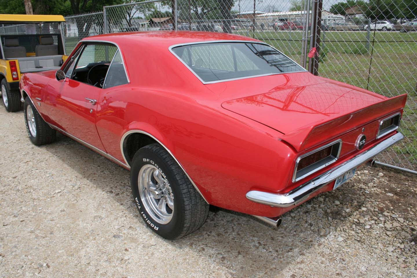 2nd Image of a 1967 CHEVROLET CAMARO RS