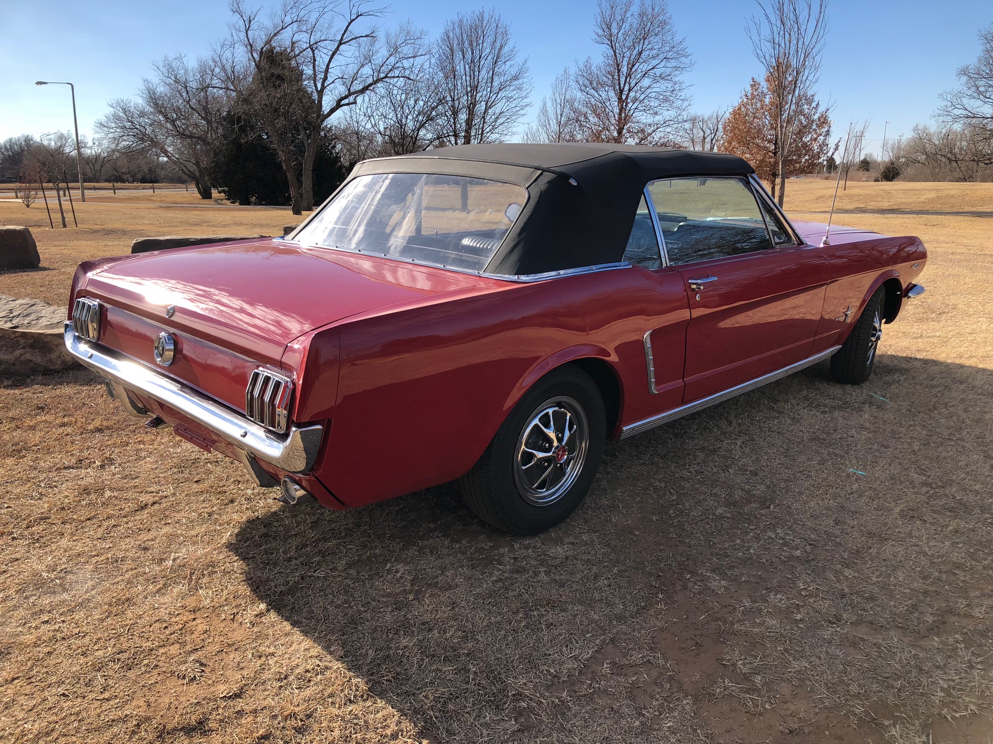 2nd Image of a 1965 FORD MUSTANG