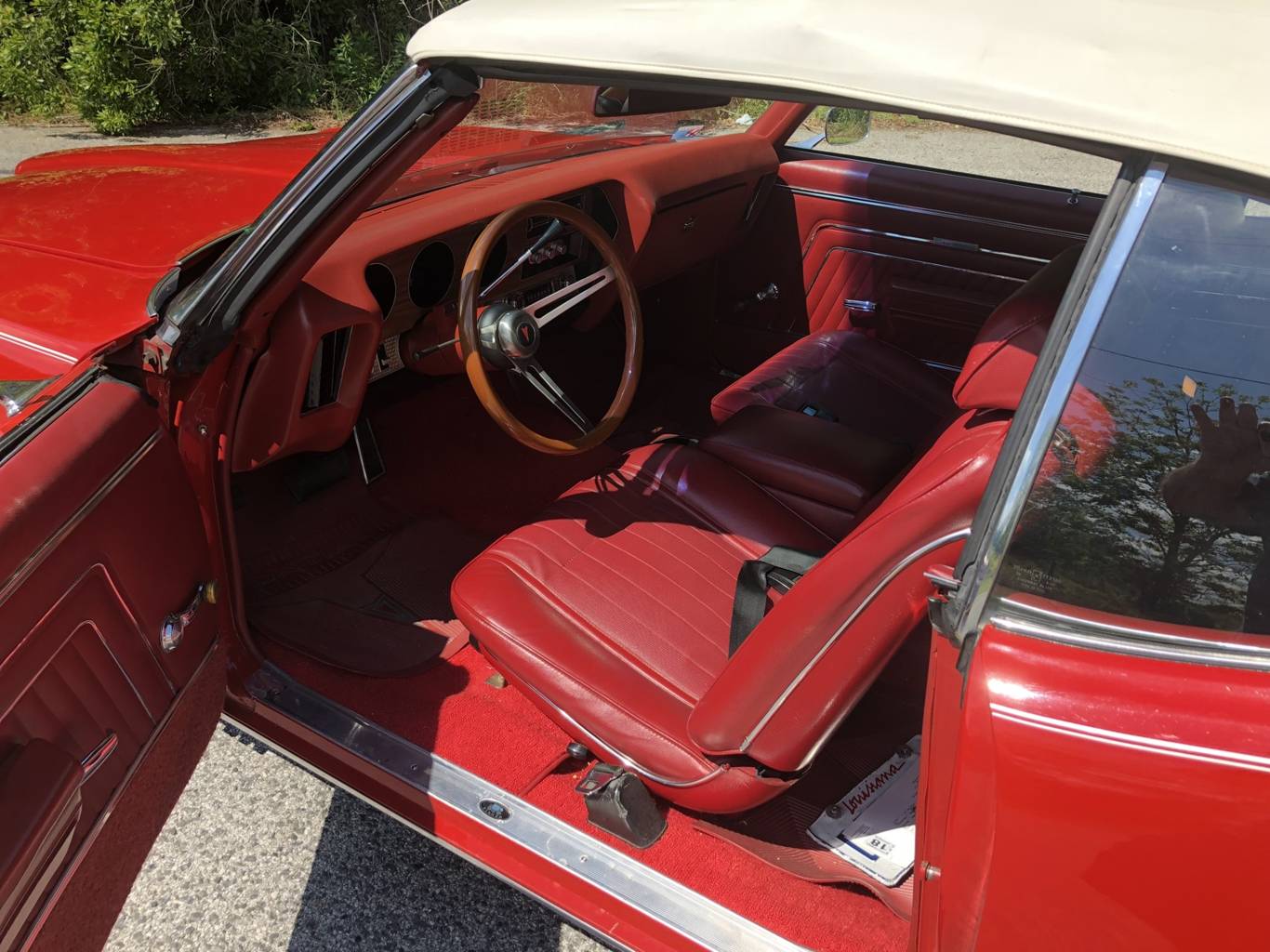 2nd Image of a 1970 PONTIAC LEMANS