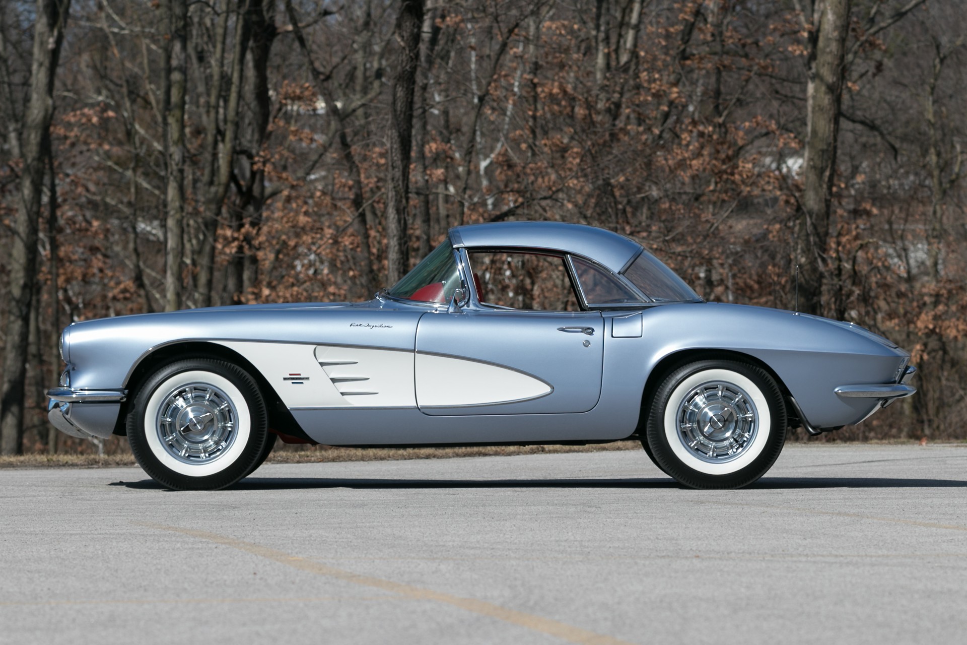 1st Image of a 1961 CHEVROLET CORVETTE