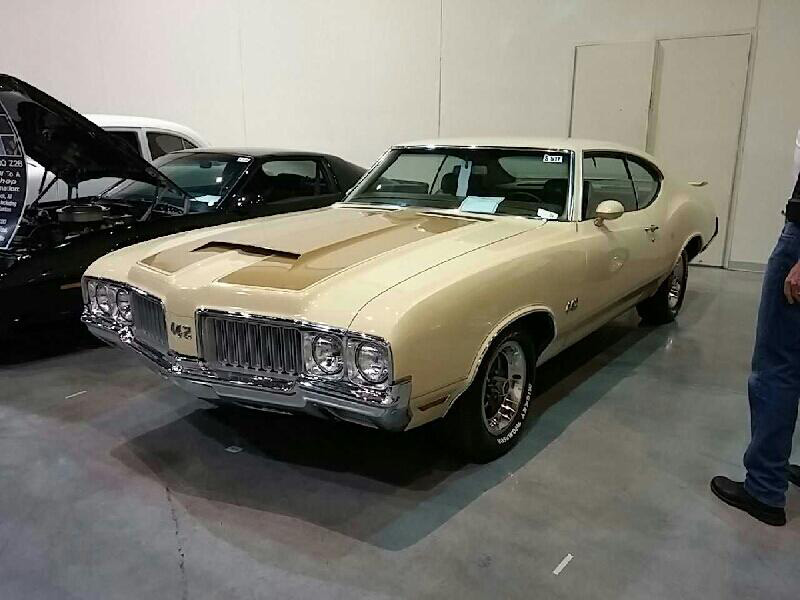 2nd Image of a 1970 OLDSMOBILE 442