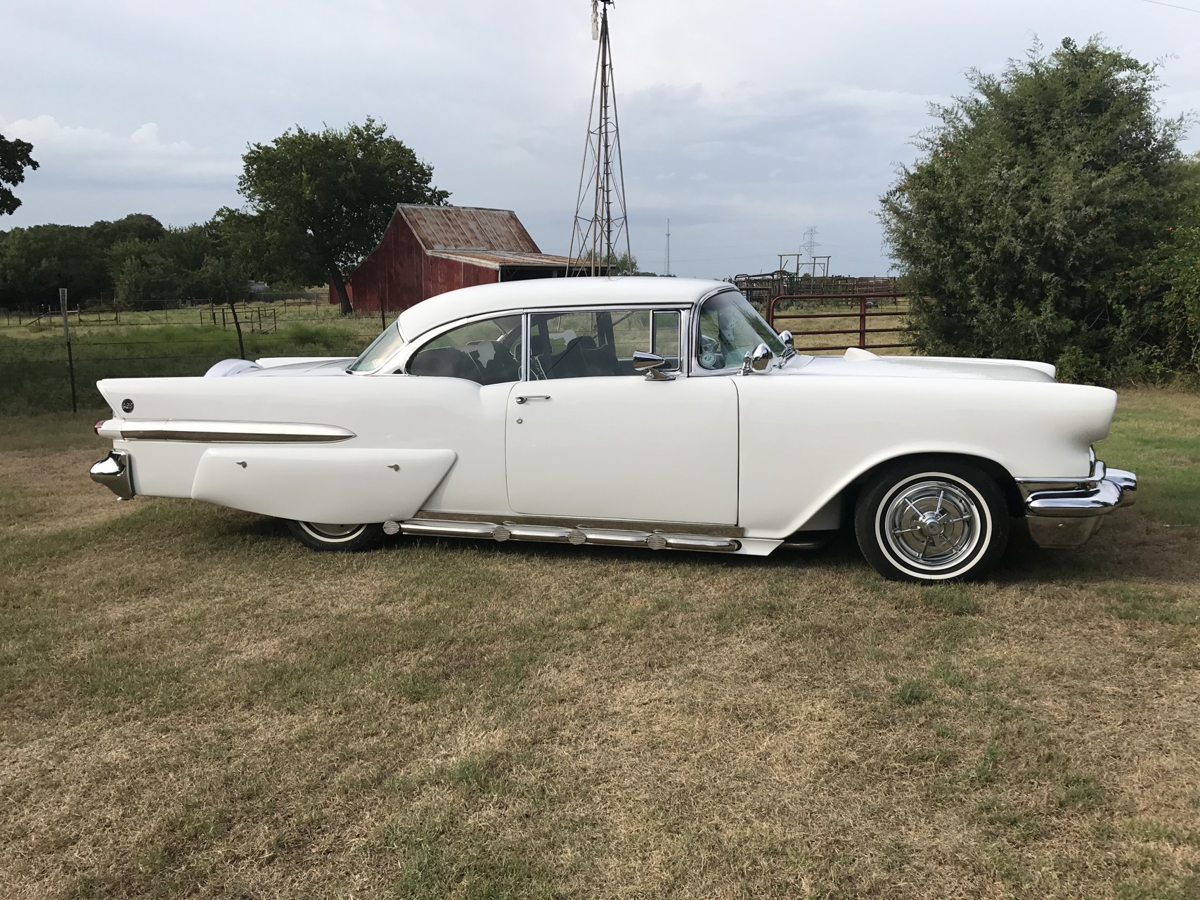 1st Image of a 1957 PONTIAC CHIEFTAIN