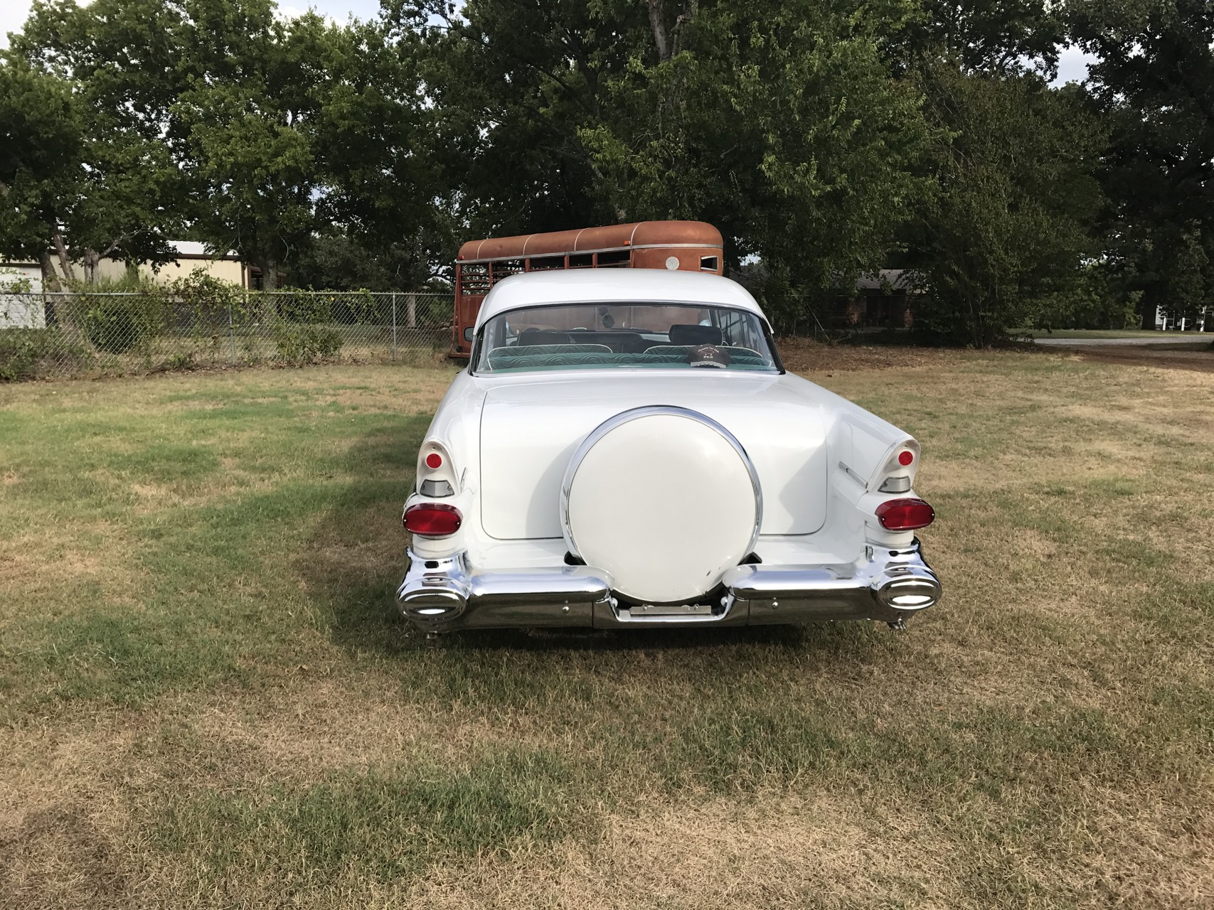 3rd Image of a 1957 PONTIAC CHIEFTAIN