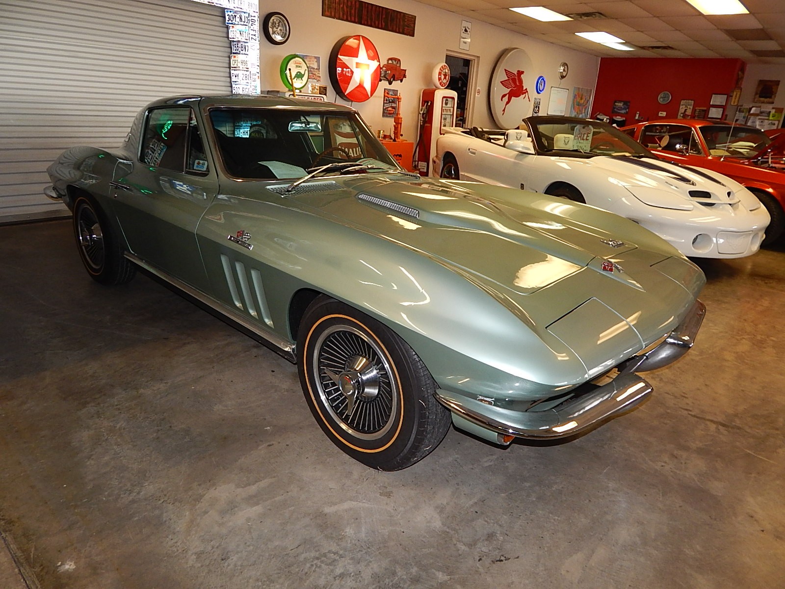 4th Image of a 1966 CHEVROLET CORVETTE STINGRAY