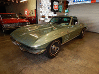 Image 4 of 9 of a 1966 CHEVROLET CORVETTE STINGRAY