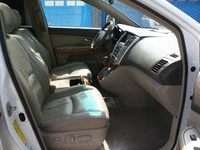 Image 7 of 10 of a 2007 LEXUS RX 350