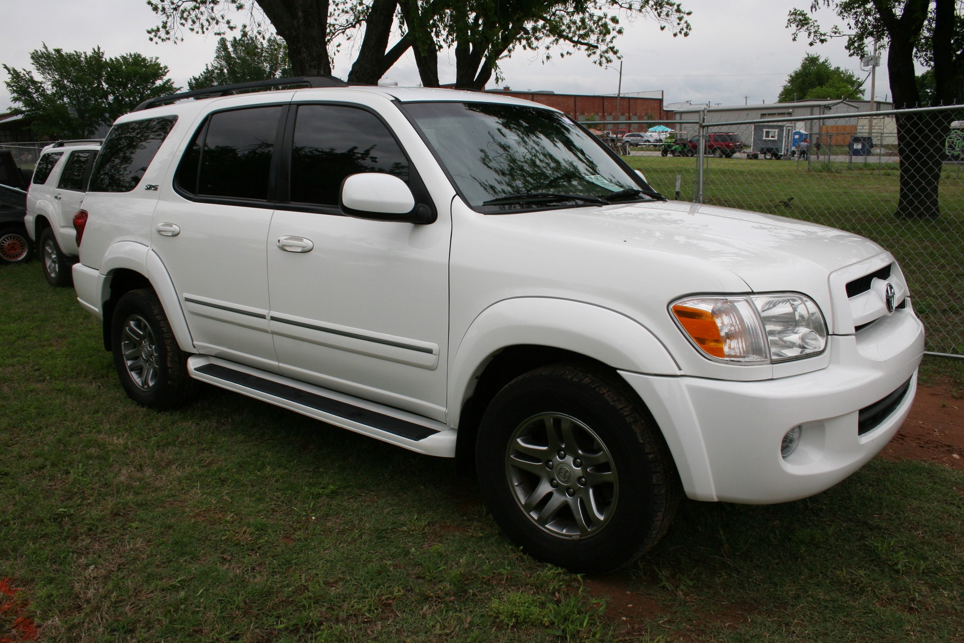 2nd Image of a 2007 TOYOTA SEQUOIA
