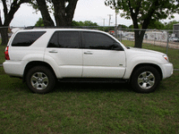 Image 3 of 10 of a 2008 TOYOTA 4RUNNER SR5