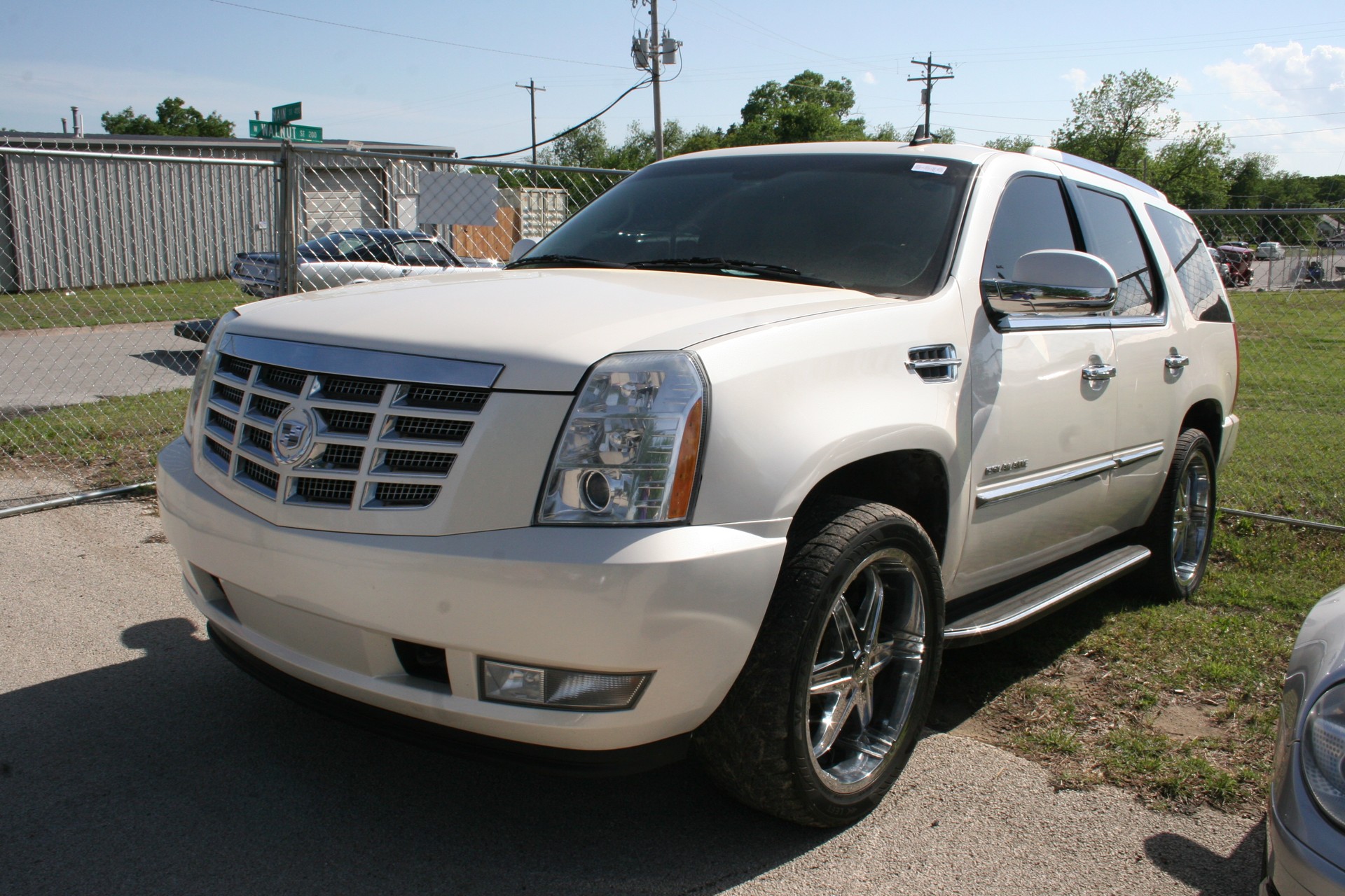 1st Image of a 2008 CADILLAC ESCALADE 1500; LUXURY