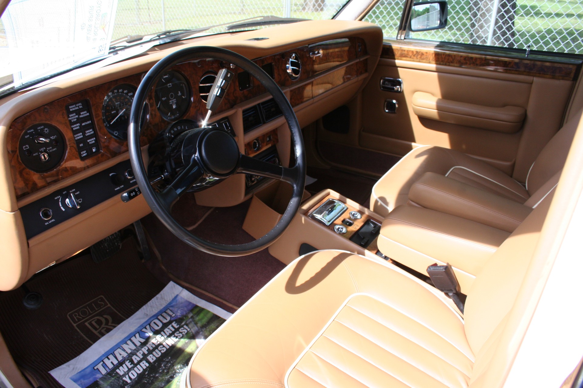 2nd Image of a 1988 ROLLSROYCE SILVER SPUR