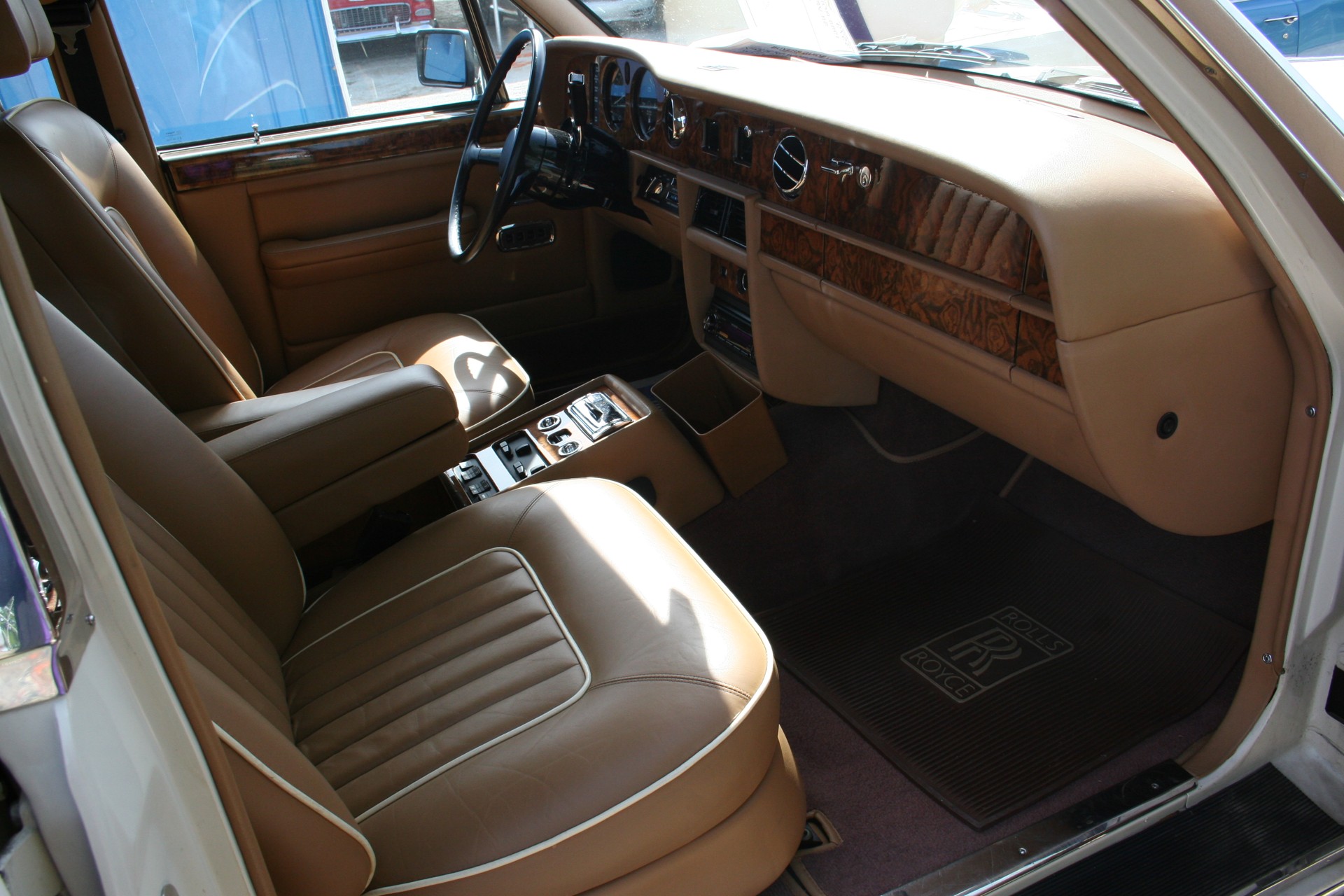 5th Image of a 1988 ROLLSROYCE SILVER SPUR