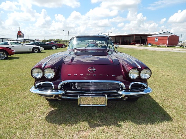 2nd Image of a 1962 CHEVROLET CORVETTE