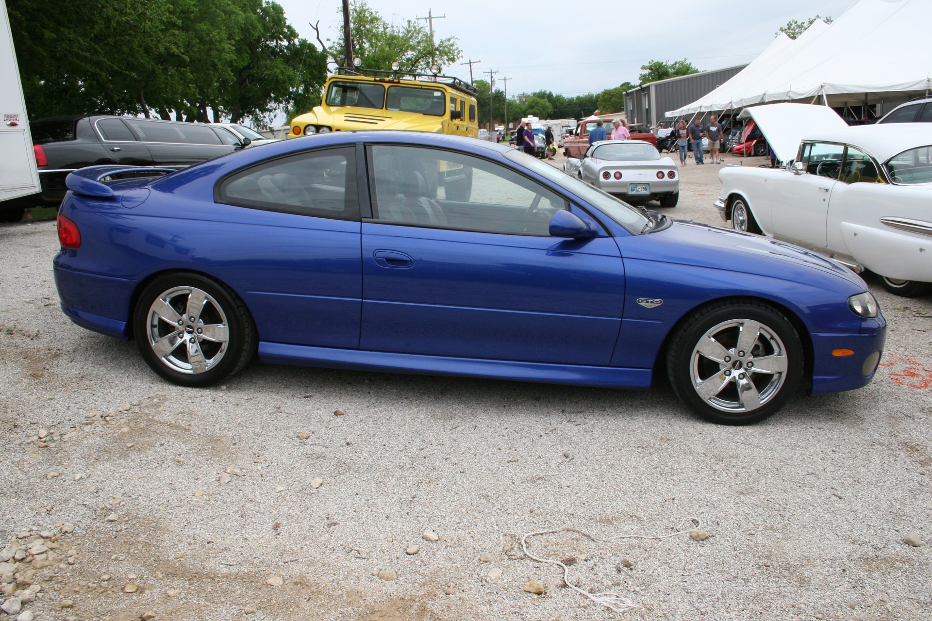 2nd Image of a 2004 PONTIAC GTO