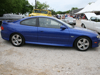Image 3 of 10 of a 2004 PONTIAC GTO