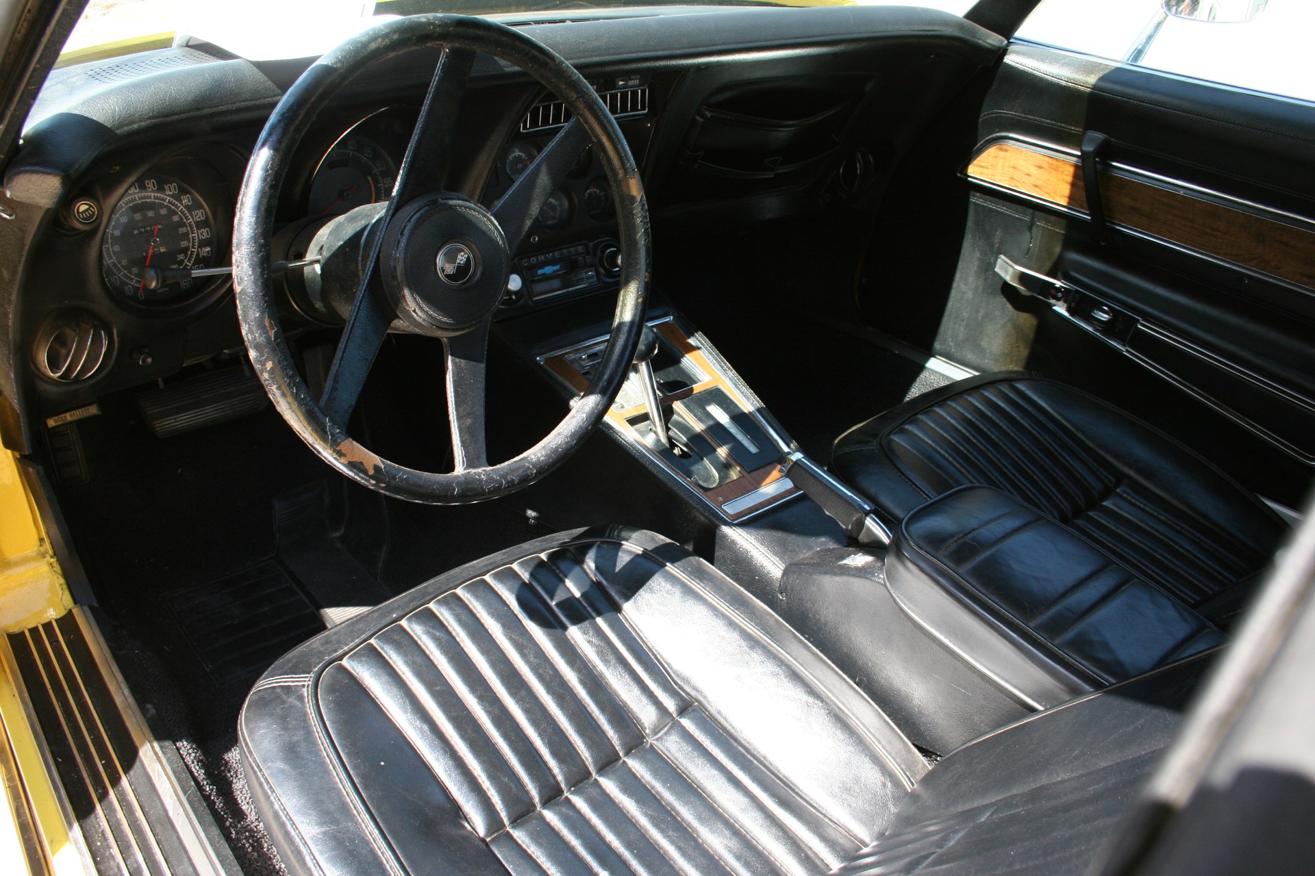 5th Image of a 1976 CHEVROLET CORVETTE