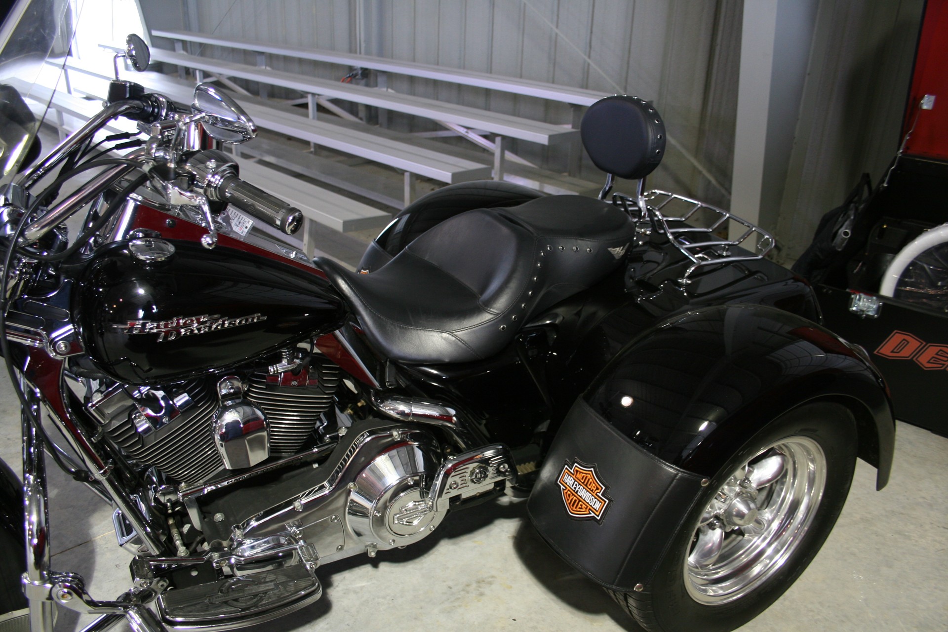 2nd Image of a 2003 HARLEY-DAVIDSON FLHRI