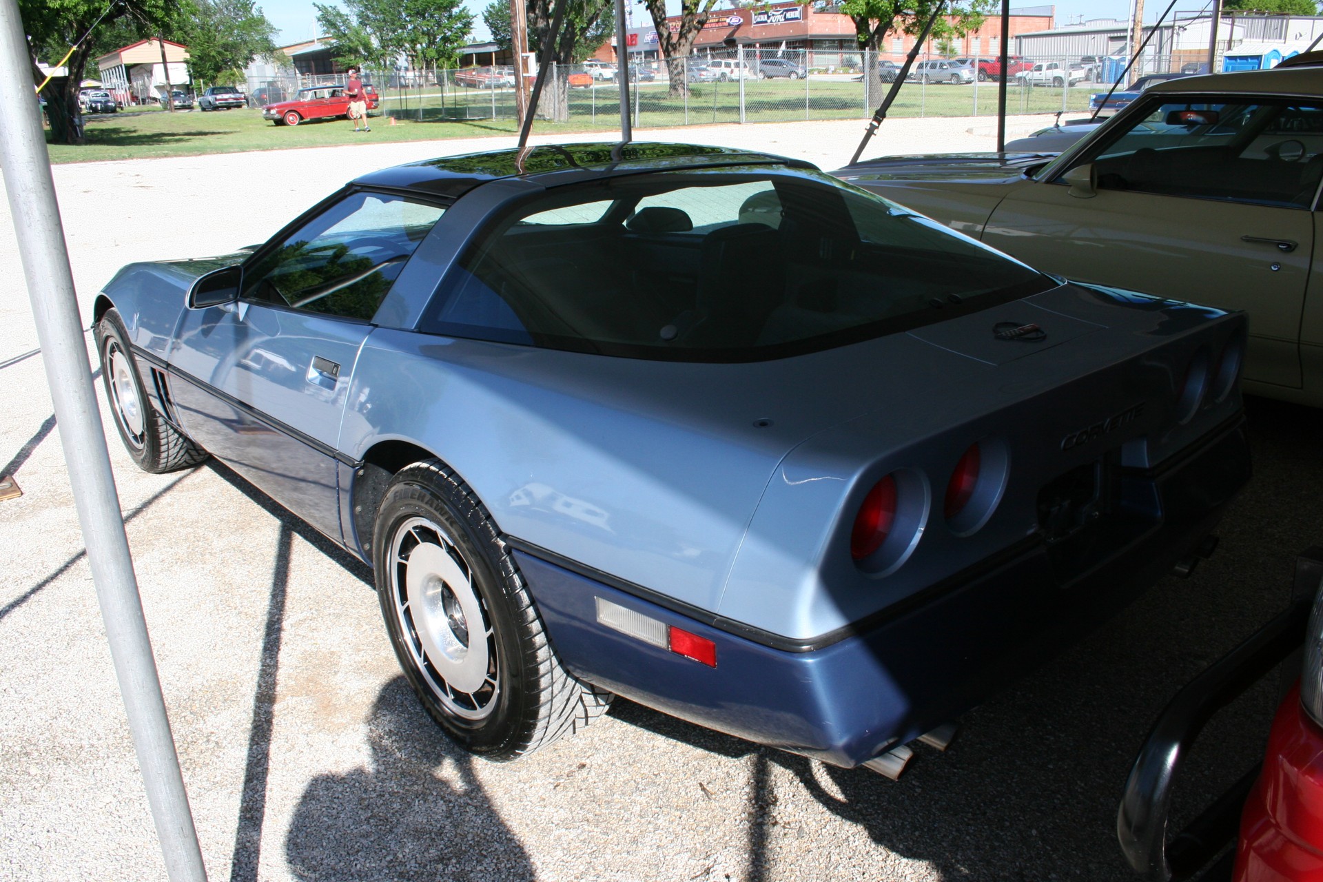 3rd Image of a 1985 CHEVROLET CORVETTE