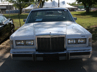 Image 1 of 7 of a 1985 LINCOLN TOWN CAR