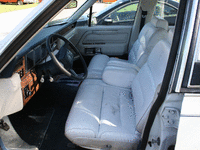 Image 6 of 7 of a 1985 LINCOLN TOWN CAR