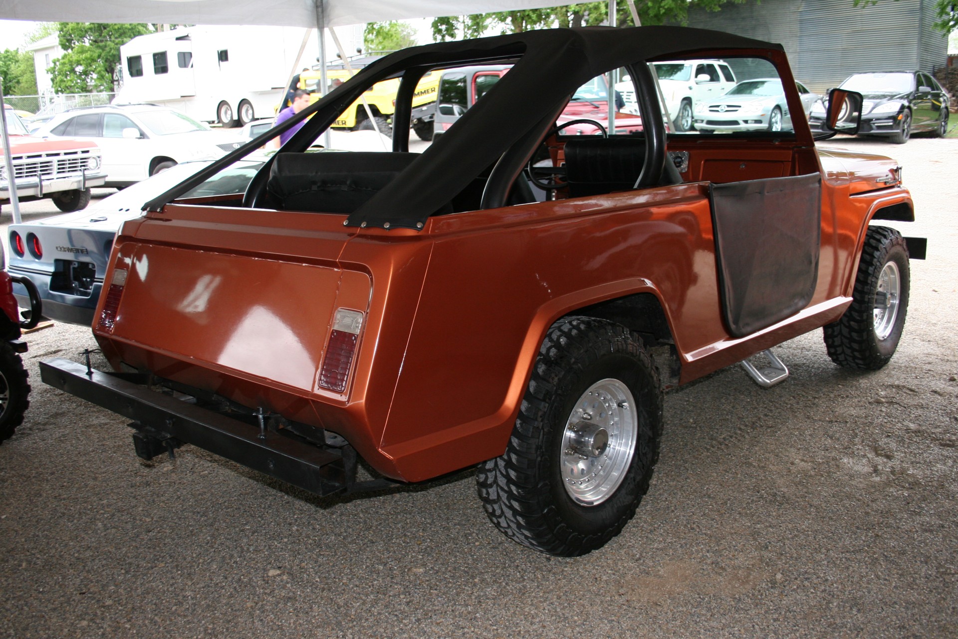 2nd Image of a 1969 JEEP COMMANDO