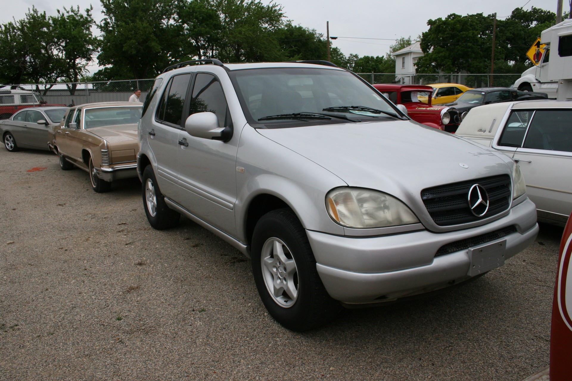 1st Image of a 2000 MERCEDES-BENZ M-CLASS ML320