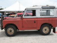 Image 3 of 9 of a 1966 LANDROVER SERIES2