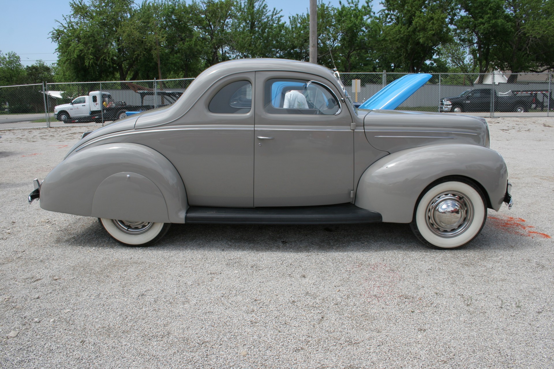 2nd Image of a 1939 FORD DELUX COUPE