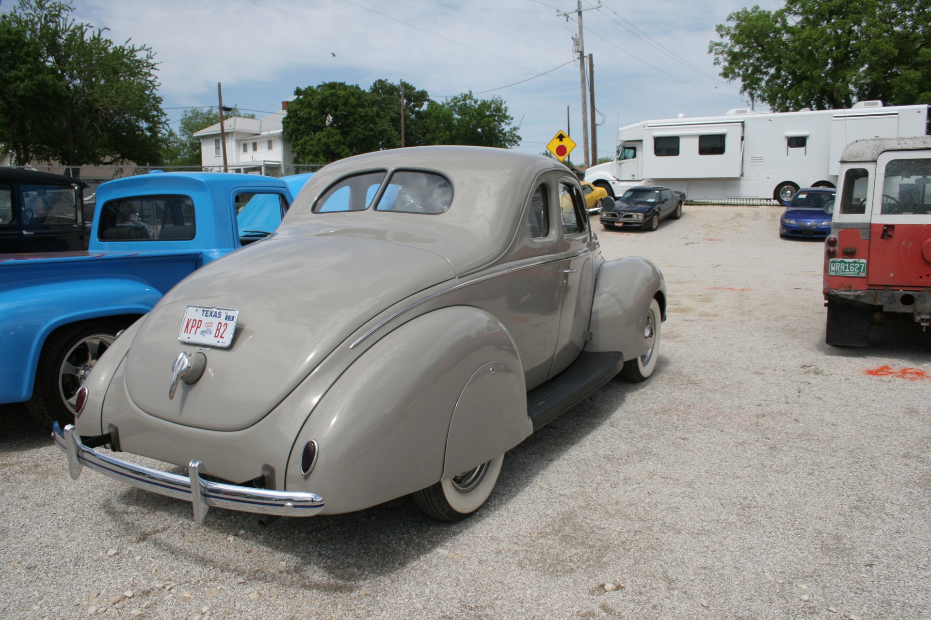 3rd Image of a 1939 FORD DELUX COUPE