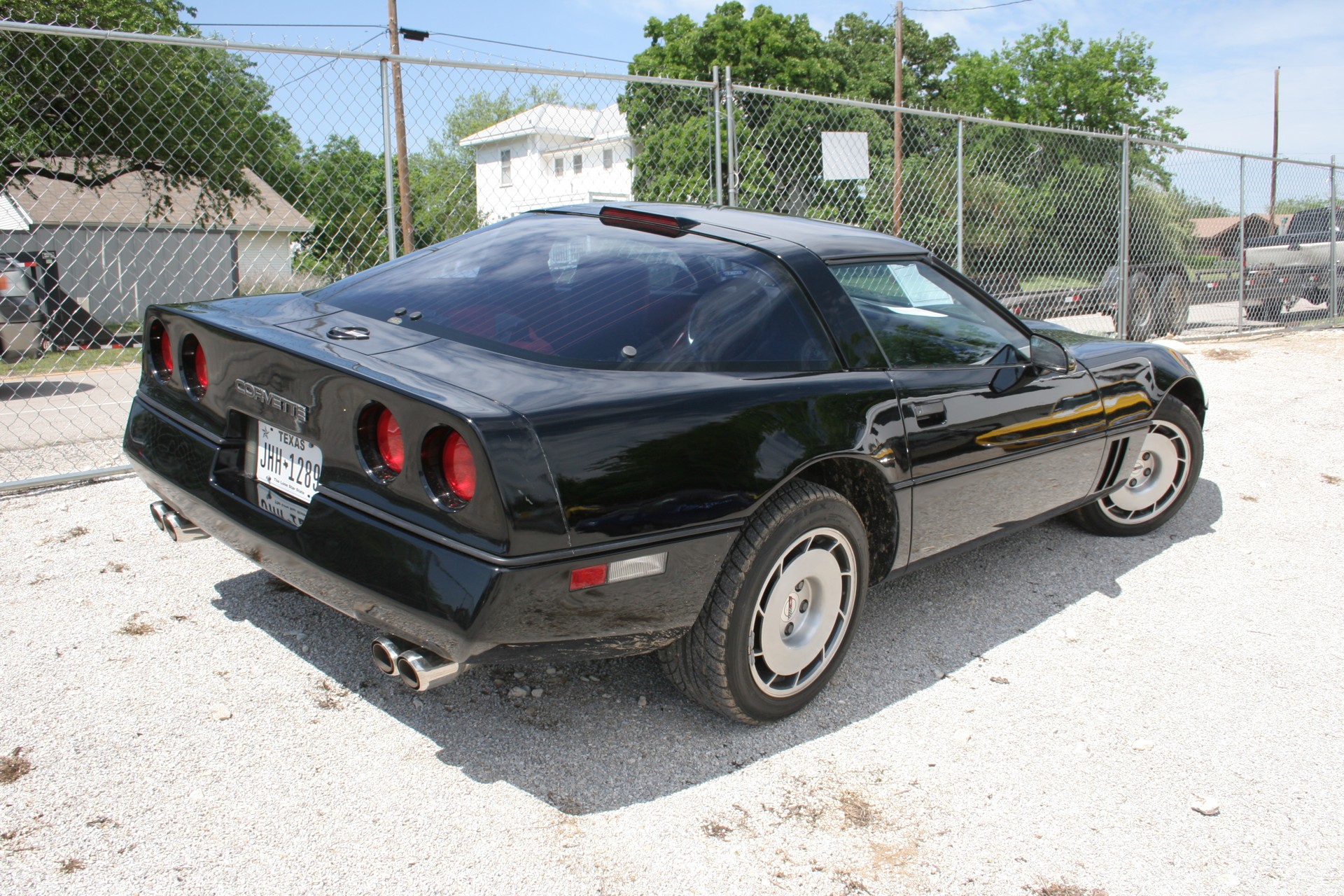 3rd Image of a 1986 CHEVROLET CORVETTE