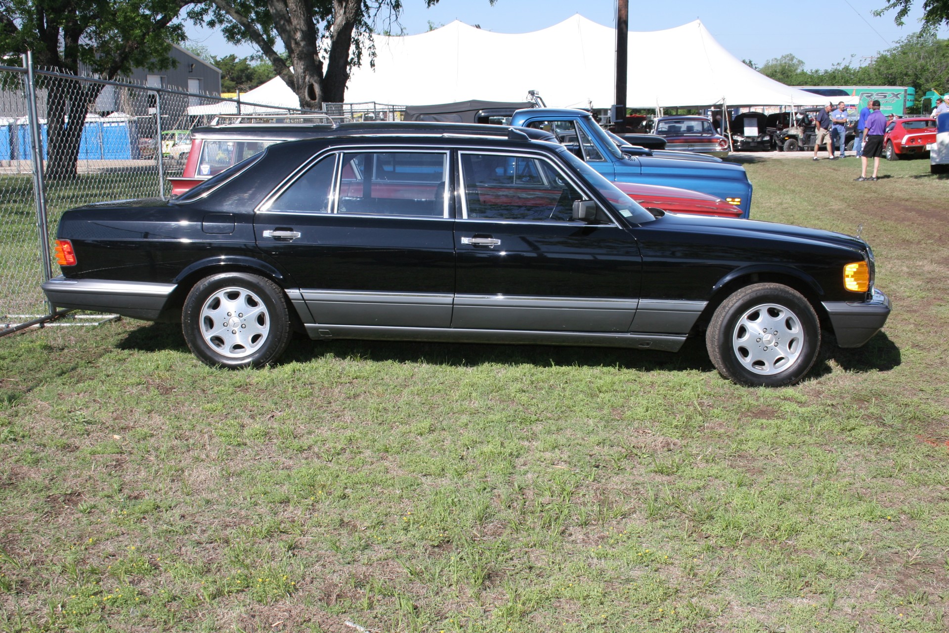 1st Image of a 1990 MERCEDES-BENZ 560 560SEL