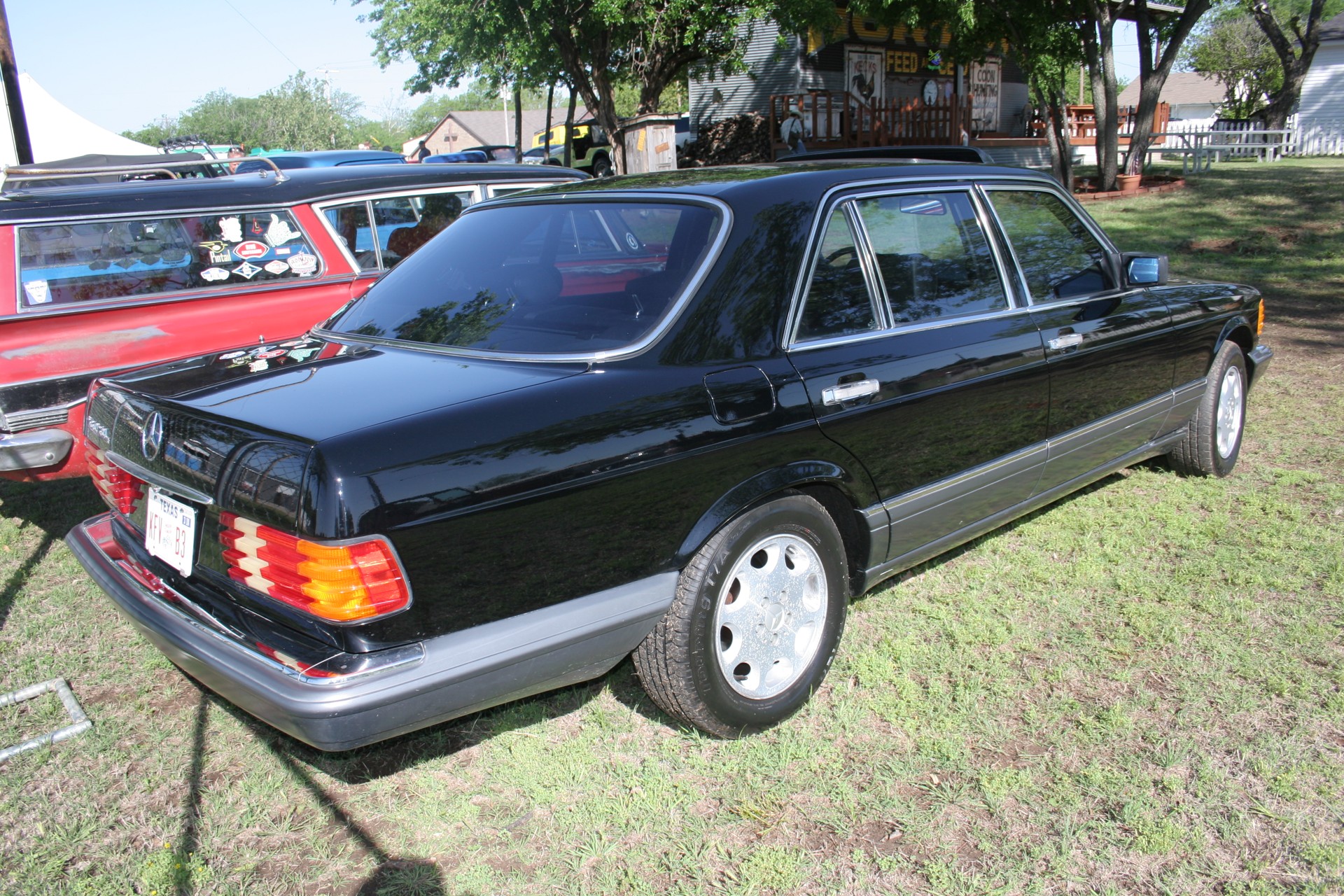 2nd Image of a 1990 MERCEDES-BENZ 560 560SEL