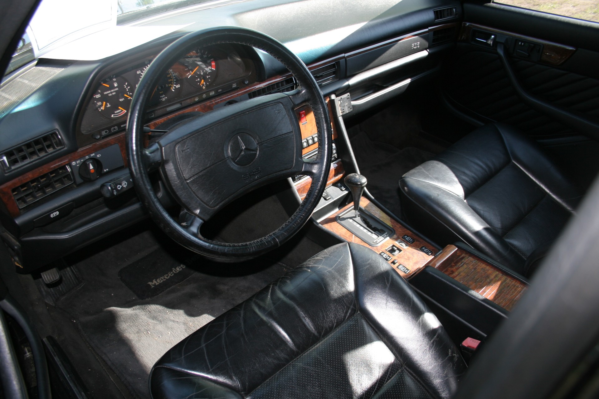 4th Image of a 1990 MERCEDES-BENZ 560 560SEL