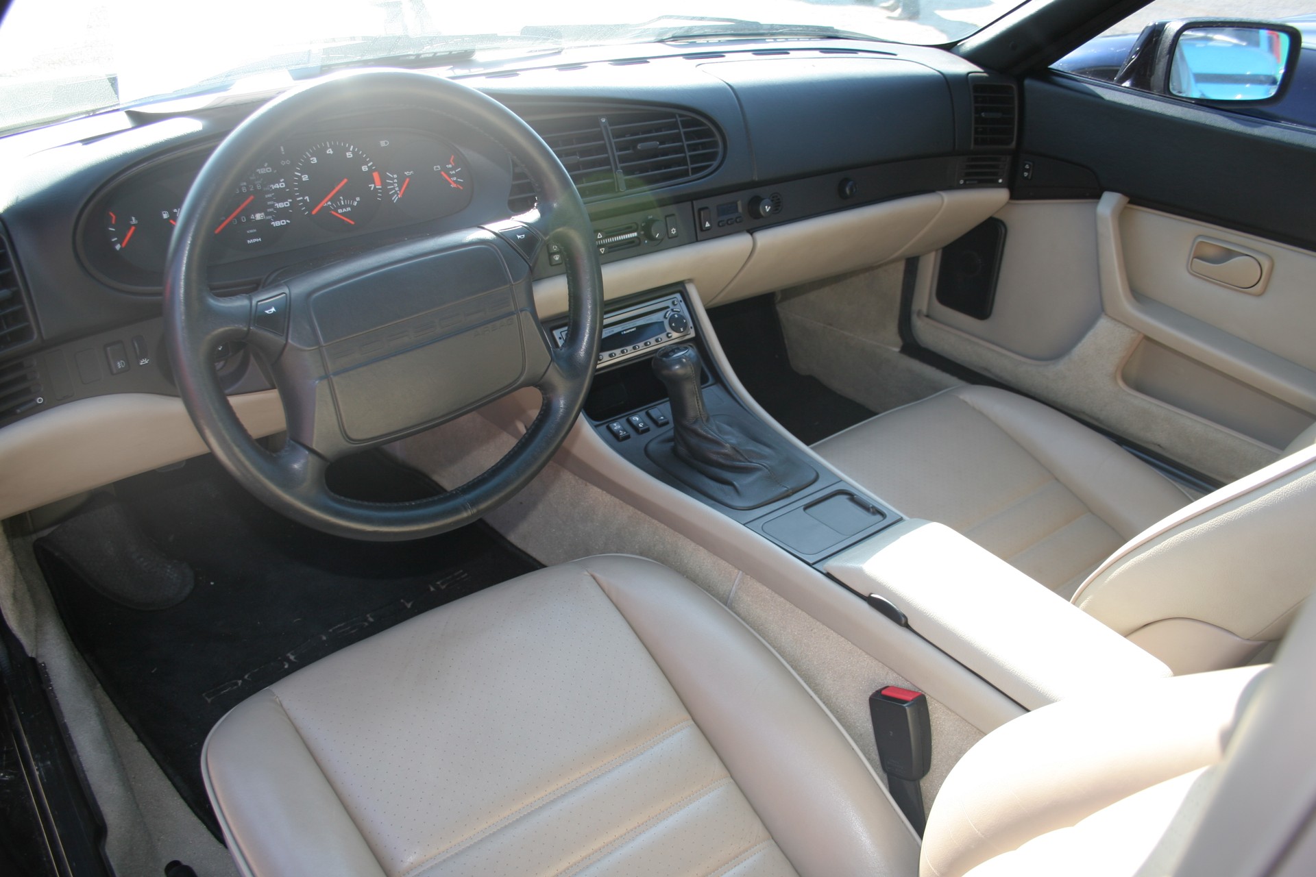 4th Image of a 1988 PORSCHE 944 TURBO