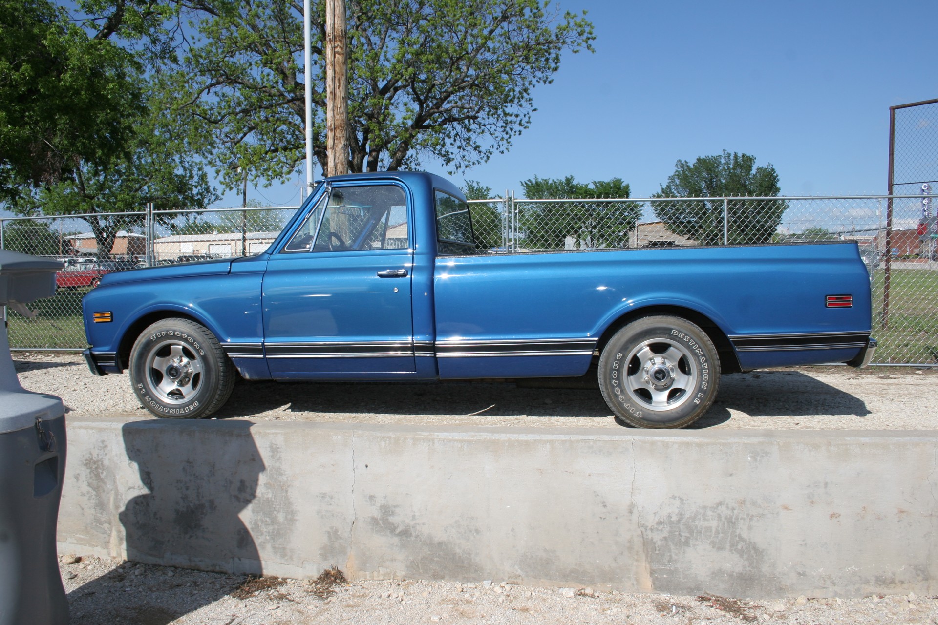 2nd Image of a 1971 CHEVROLET PICKUP