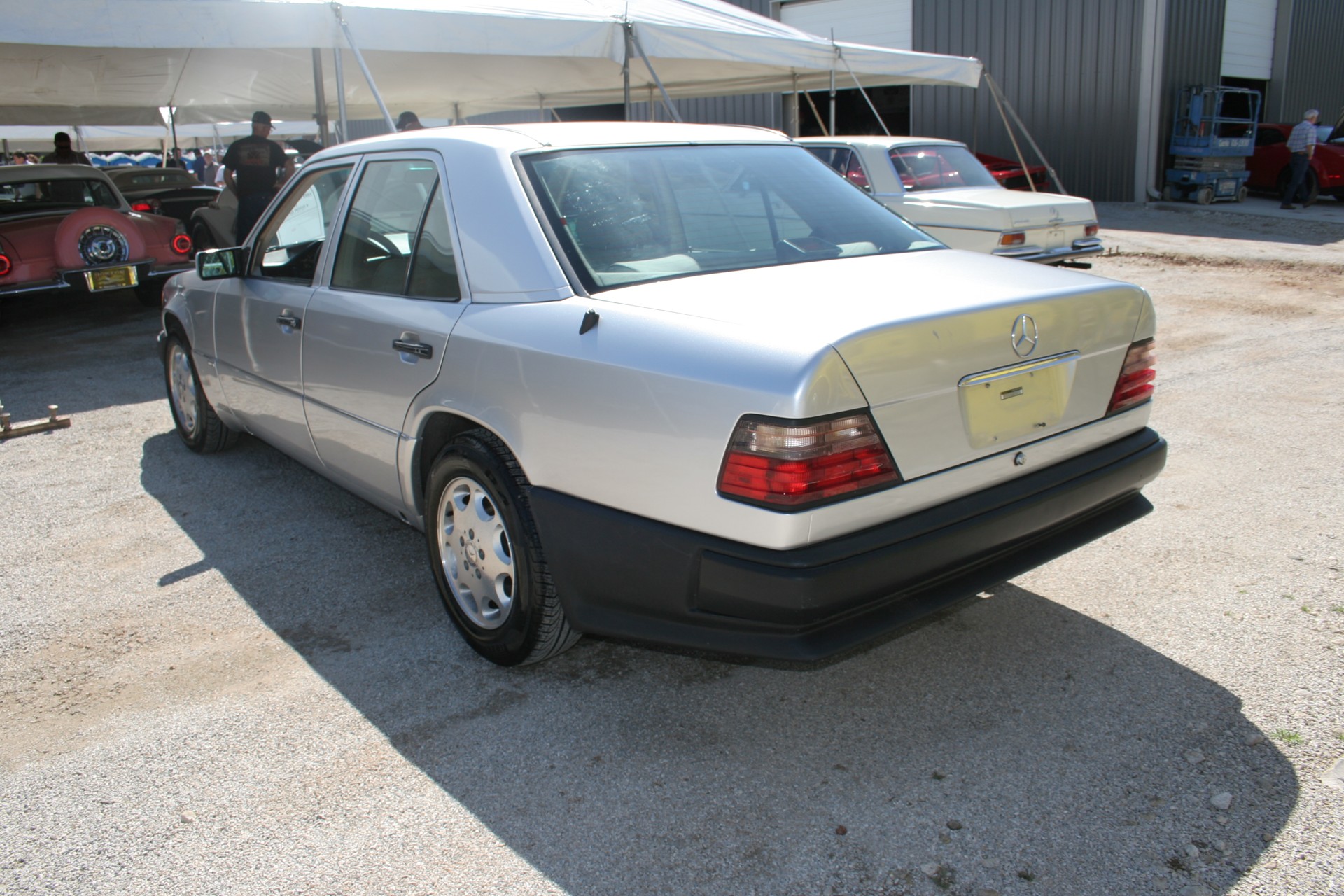 3rd Image of a 1995 MERCEDES-BENZ E420