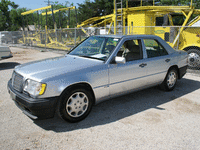 Image 2 of 11 of a 1995 MERCEDES-BENZ E420